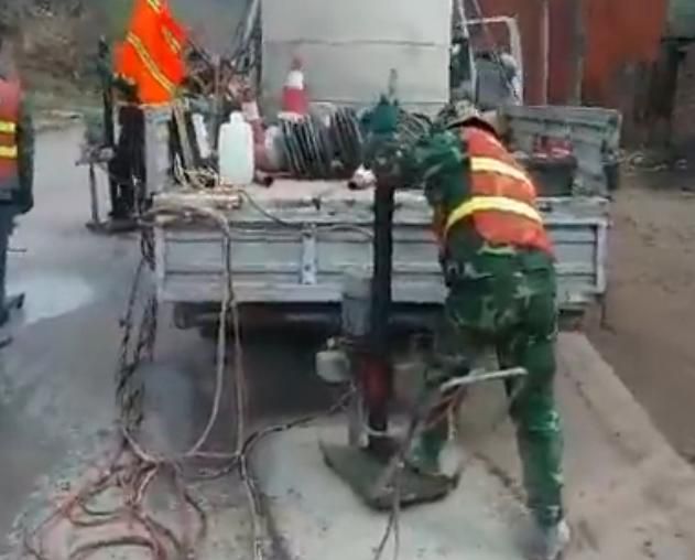 公路壓漿鉆孔視頻