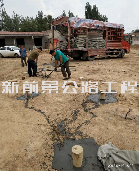 公路鉆孔機(jī)工作注意事項(xiàng)