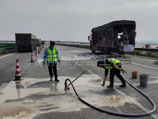 公路壓漿施工