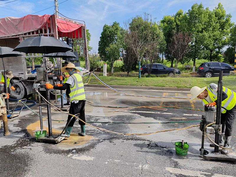 公路壓漿施工